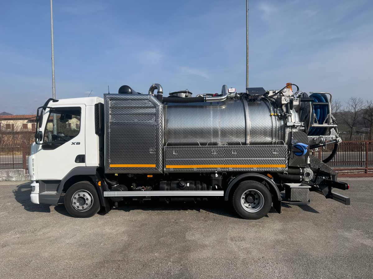 Autospurgo Combinata MAK COMBI 140/F - 6.000 litri su veicolo da 14 ton MTT