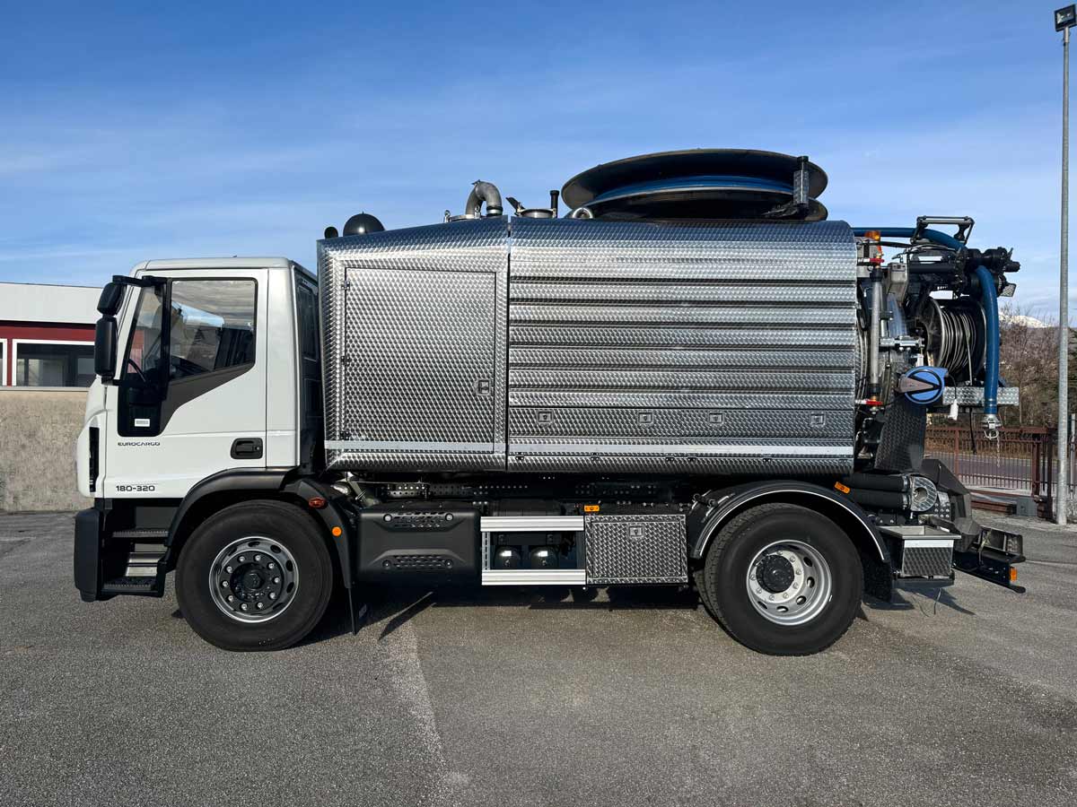 Autospurgo Combinata MAK COMBI 180/C - 10.200 litri su veicolo da 18 ton MTT