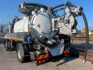 Autospurgo Combinata MAK COMBI 180/F - 9.000 litri su veicolo da 18 ton MTT