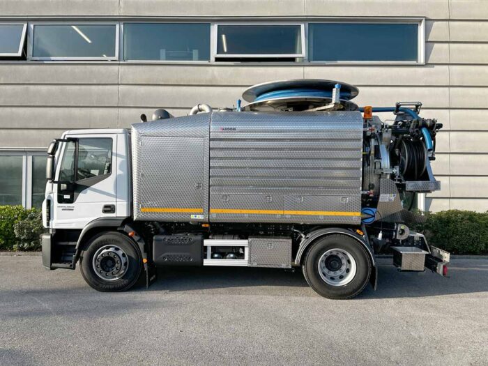 Combination Sewer Cleaner MAK COMBI 180/C - 10.200 litres on 18 ton GWV Truck Chassis