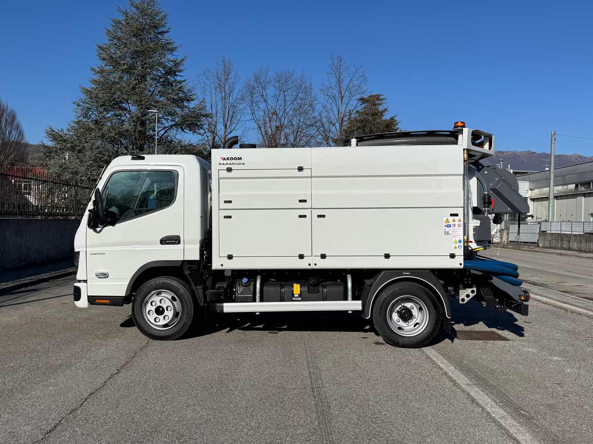 Autospurgo Mini-Combinata BARAKUDA 75 - 3.800 litri su MITSUBISHI Fuso Canter 7C18