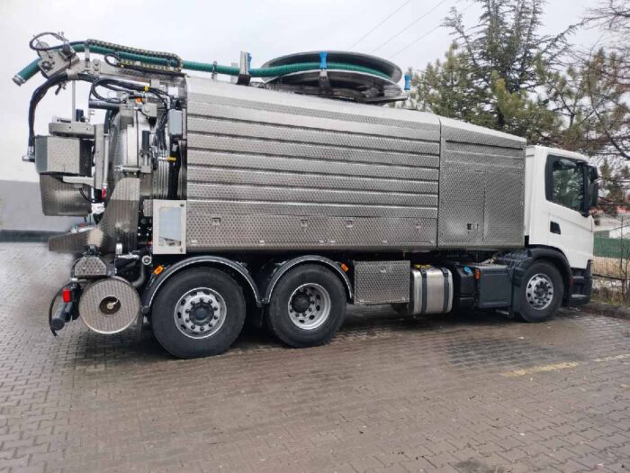 Combination Sewer Cleaner MAK COMBI 260/C - 15.000 litres