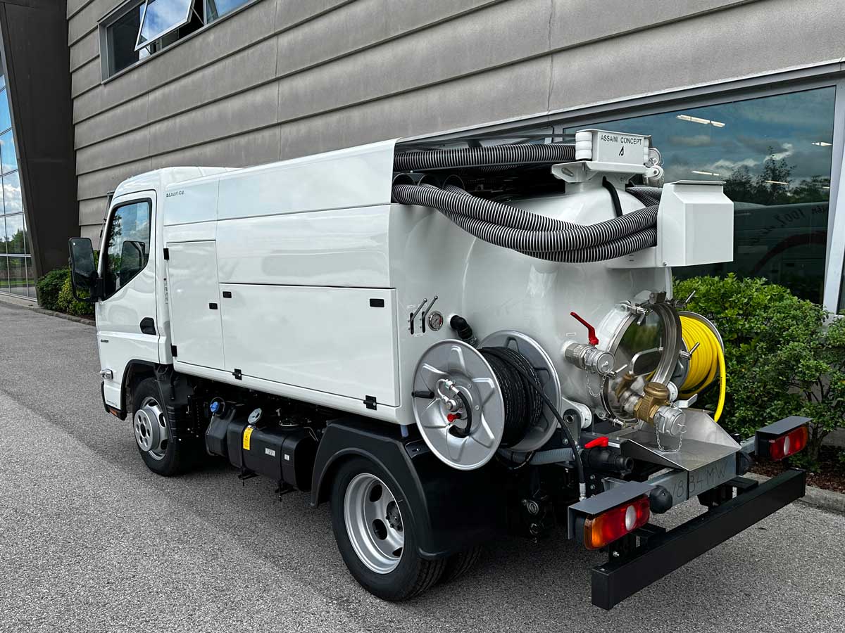 Autospurgo Mini-Combinata BARAKUDA 35 (su Mitsubishi Fuso)